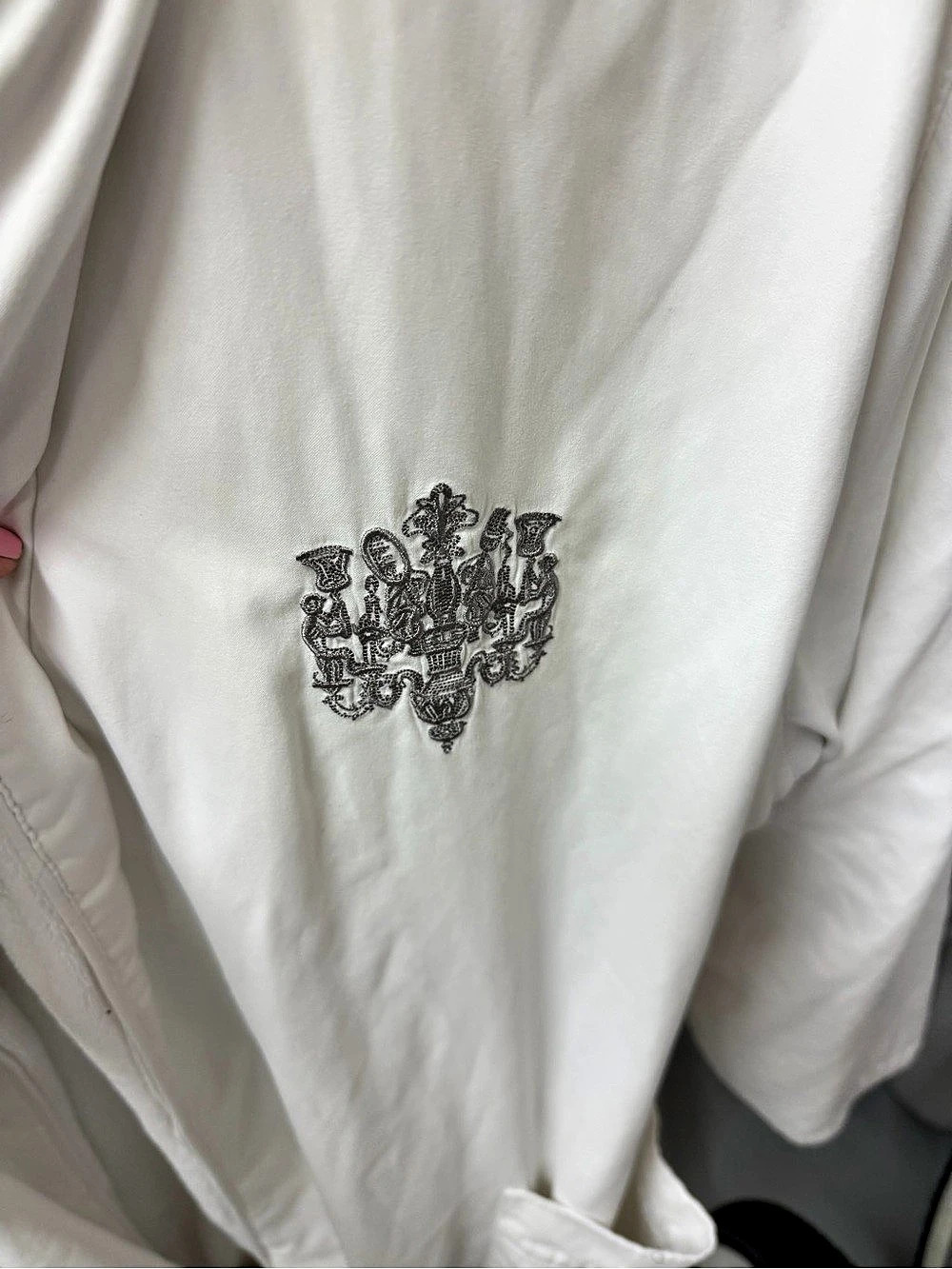 SLS HOTELS White Robe - Picture 2 of 3